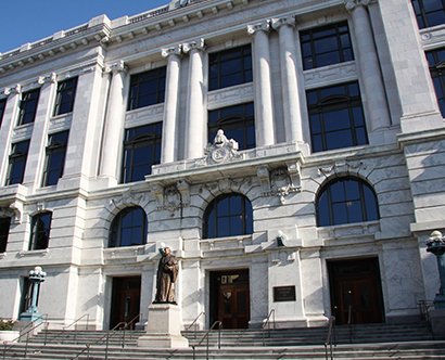 Louisiana Supreme Court Welcomes Visitors